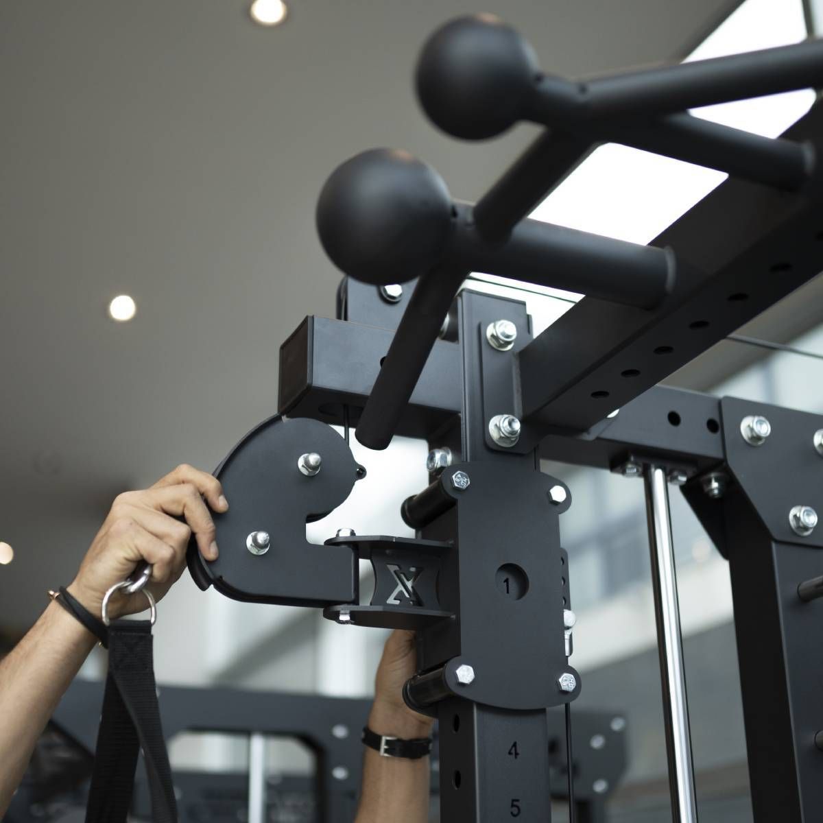 Smith Machine Multifonctionnelle B500 PRO - Machine Smith Commerciale à Double Poulie + Rack