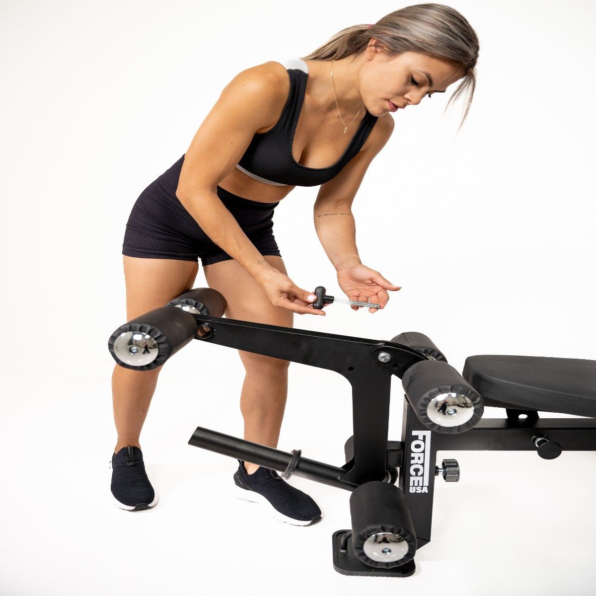 Force USA MyBench V2 - Banc Réglable avec Pupitre de Biceps et Extension de Jambes
