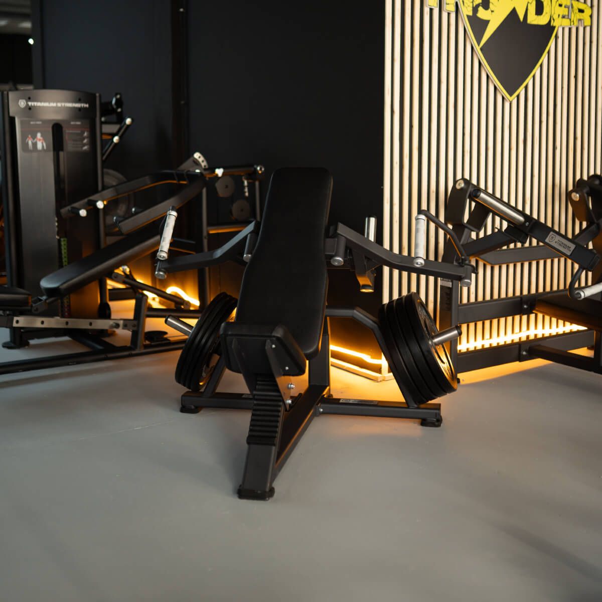 Elite Series Iso-Lateral Incline Pec Fly