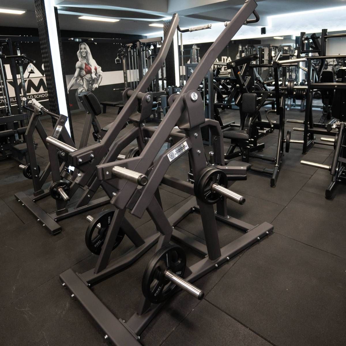 Wide IsoLateral Lat Pulldown