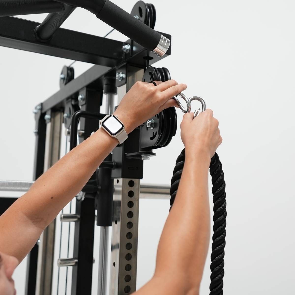 G4 All-In-One Trainer: Rack, Smith Machine et Double Poulie + 154 kg de Poids Inclus