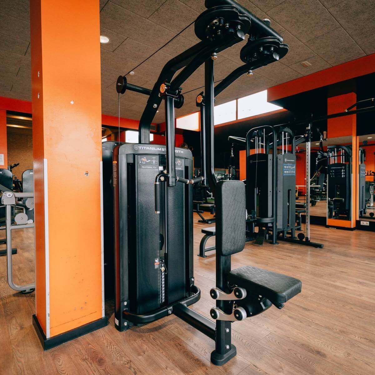 Pec Deck et Rear Delt Genesis Series
