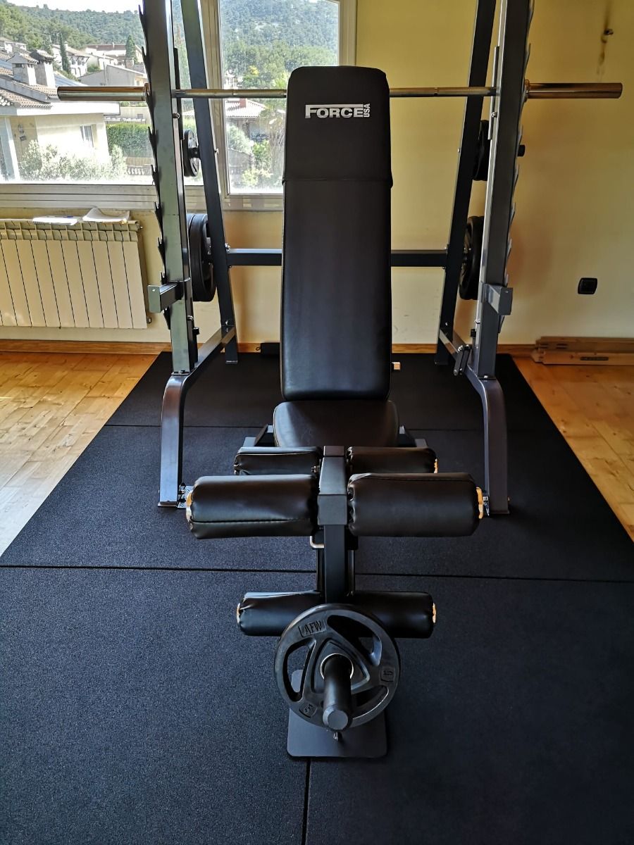 Banc Réglable avec Pupitre de Biceps et Extension de jambes - Force USA MyBench