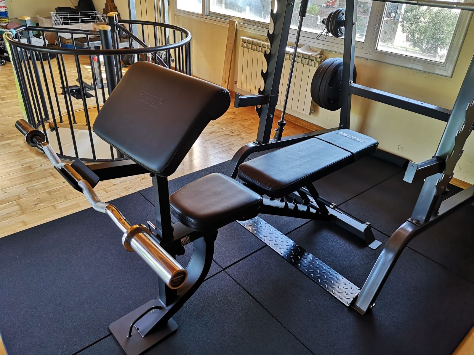 Banc Réglable avec Pupitre de Biceps et Extension de jambes - Force USA MyBench