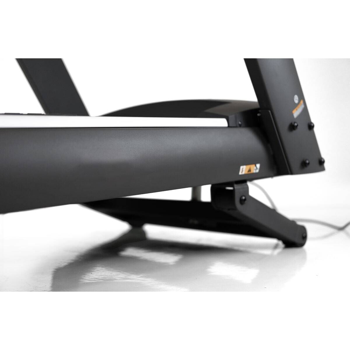 TAPIS DE COURSE MULTIMÉDIA PROFESSIONNEL TM900 TFT AVEC ÉCRAN TACTILE DE 16” - 22 KM/H