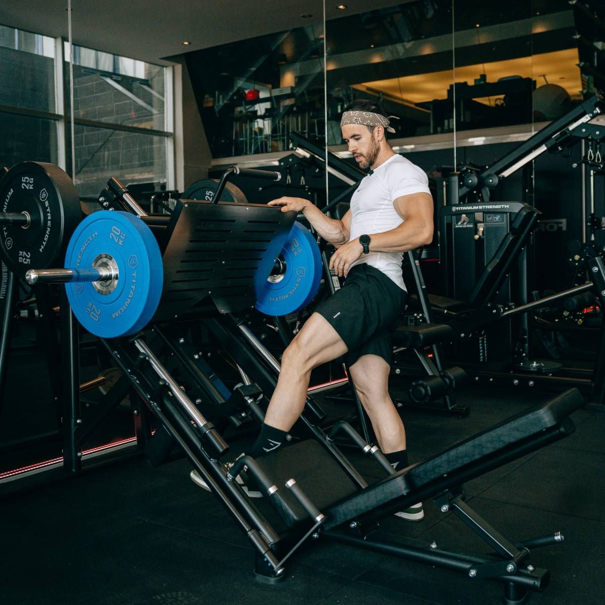 PRESSE À JAMBES DE 45 DEGRÉS BLACK SERIES