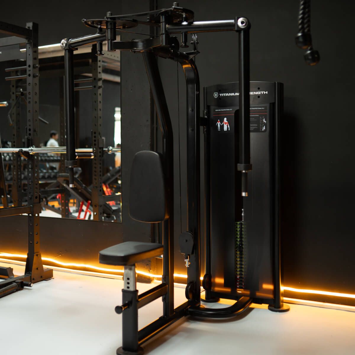 Pec Deck & Rear Delt Black Series